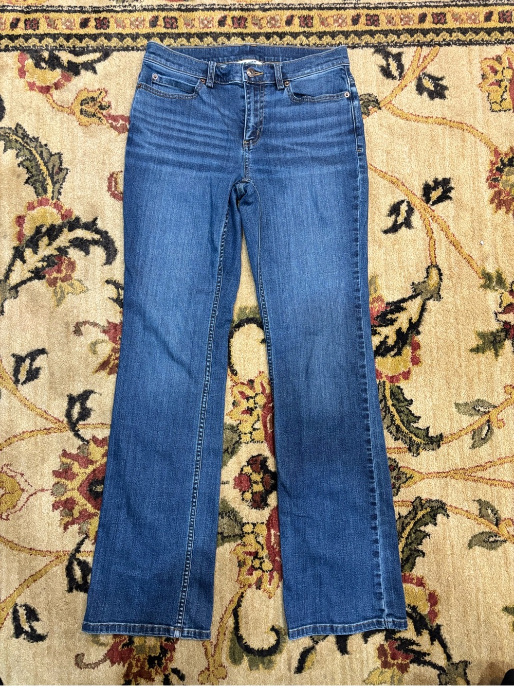 Duluth Women’s 6 x 33 mid rise medium wash jeans straight leg